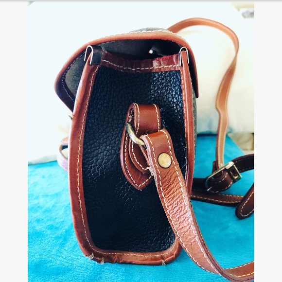 Dooney & Bourke Leather Crossbody Purse - Picture 6 of 8